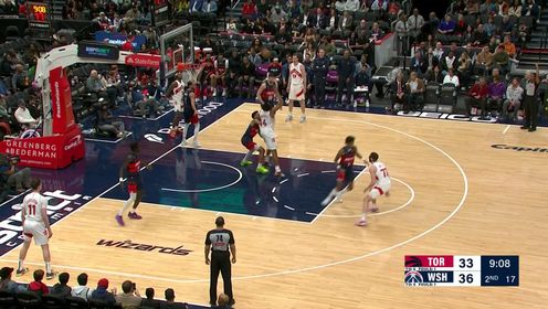 《NBA全场集锦》索尔拔地而起扇飞巴恩斯 武克切维奇小手一抛助飞约翰逊空接暴扣