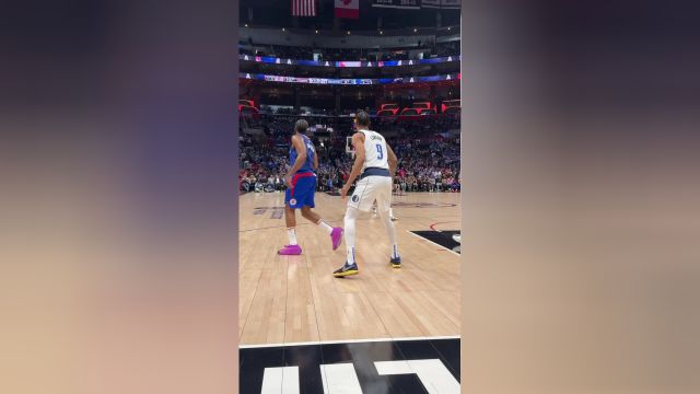 防守封脸上也没能拦住 乔治横刀立马三分张守就有
