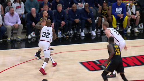 《TOP时刻》14日NBA最佳镜头 库里戏耍杰夫-格林三分一箭穿心