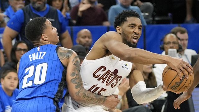 米切尔vs魔术集锦 拿到18+6+3下半场进攻哑火