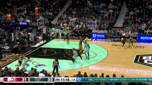 《NBA全场集锦》篮下有我不用愁！理德兹篮下一柱擎天霸气扣篮打成2+1