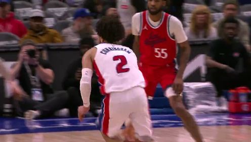 《TOP时刻》25日NBA最佳扣篮 坎宁安妙传杜伦心领神会空接暴扣