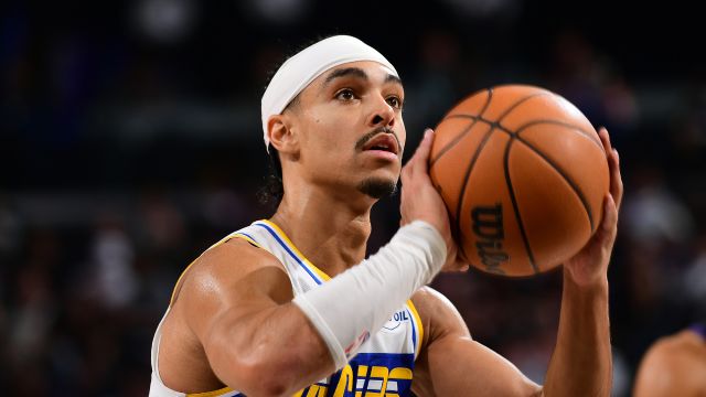 内姆布哈德vs太阳集锦 全场15投5中拿到21+2+9手感不佳